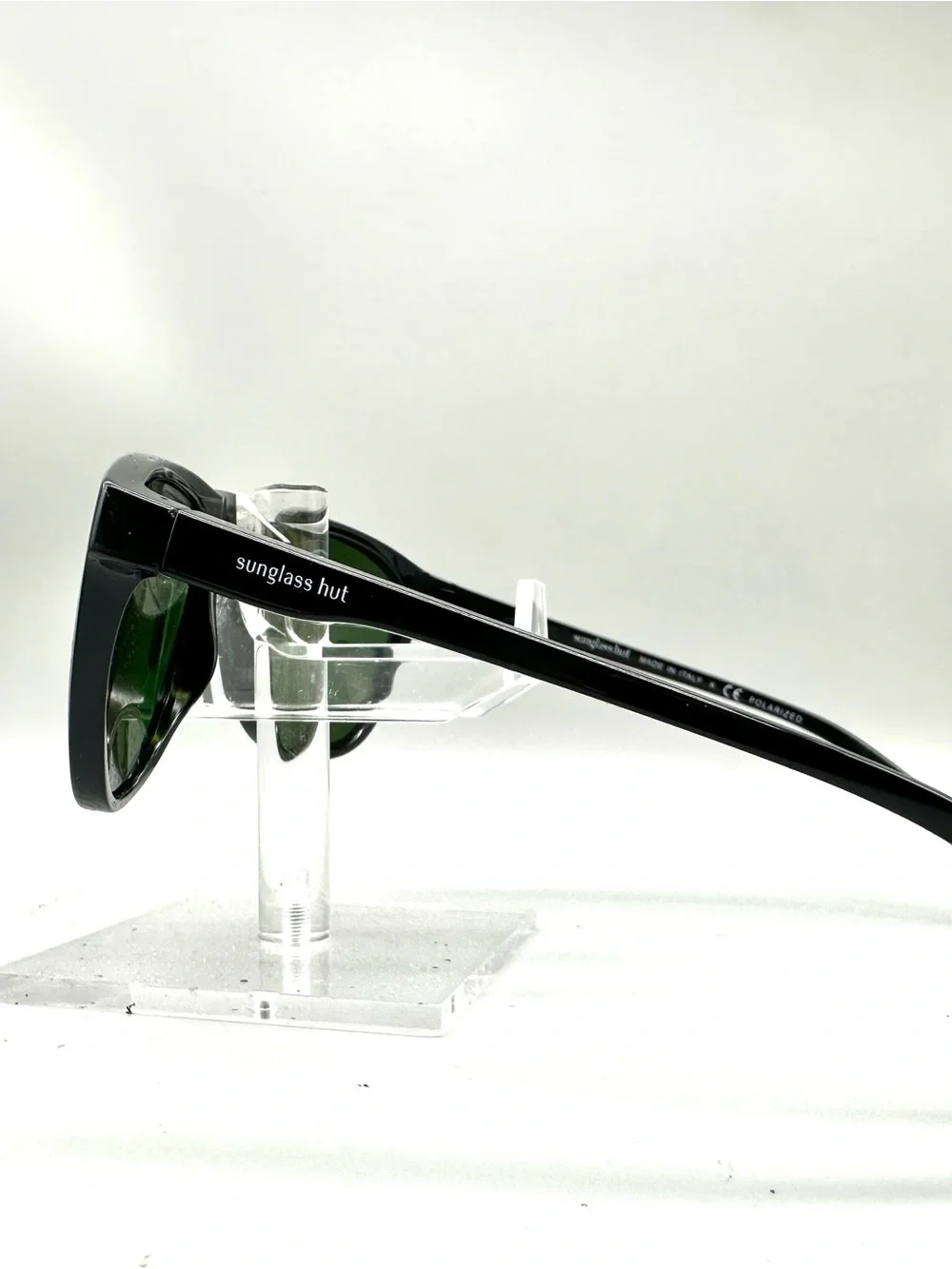 Sunglass Hut HU 2006 500/9A Black Polarized Green Lens Sunglasses Made in Italy